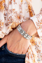 Load image into Gallery viewer, Simply Santa Fe - Fashion Fix October 2022